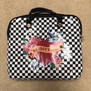 Betsey Johnson Betseyville Laptop case